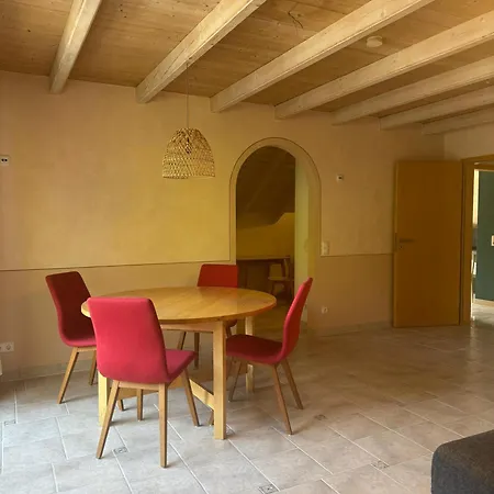 Im Nachbargebaeude Leidersbach