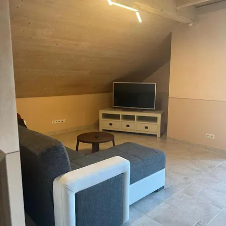 Im Nachbargebaeude Leidersbach