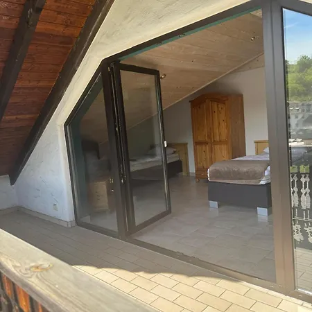 Im Nachbargebaeude Apartmán *