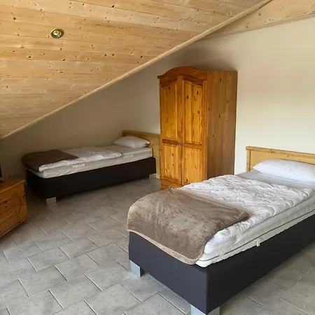 Im Nachbargebaeude * Leidersbach